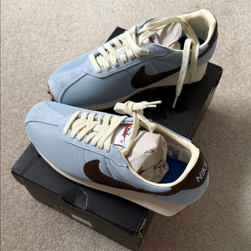 Nike Women’s Light Blue and Cream Sneakers